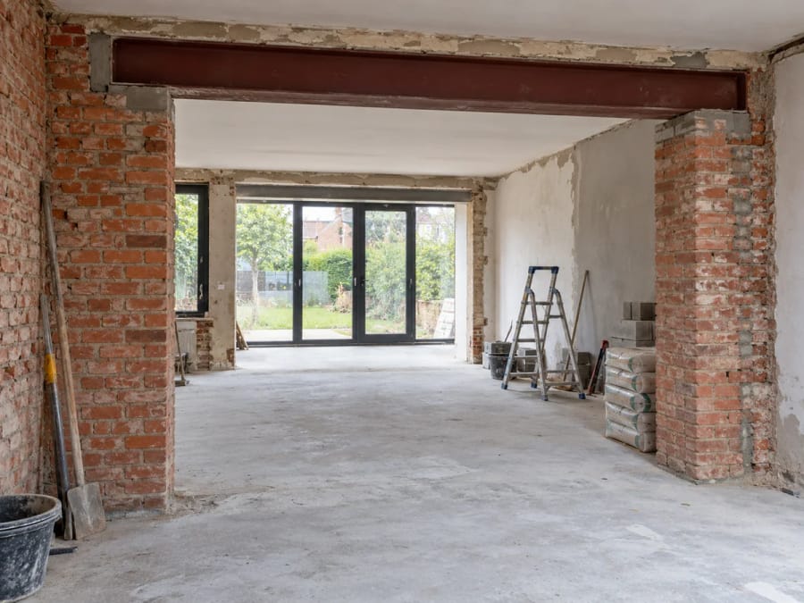 Bouw & renovatie — verbouwing met nieuwe stalen balk